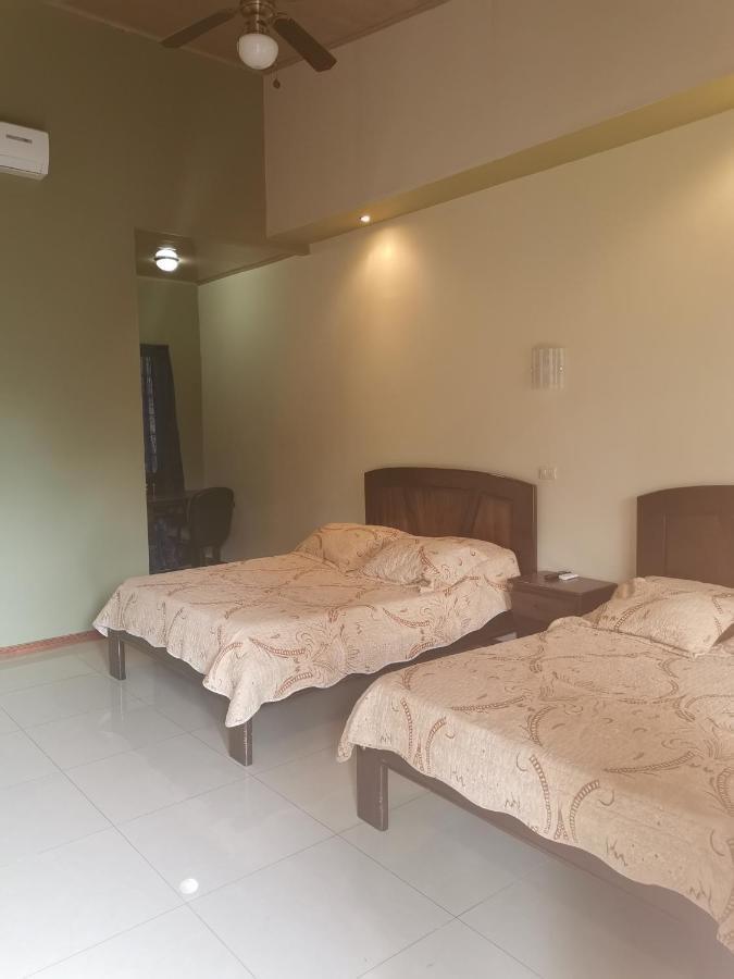 Hotel Vale's Chiles  Buitenkant foto
