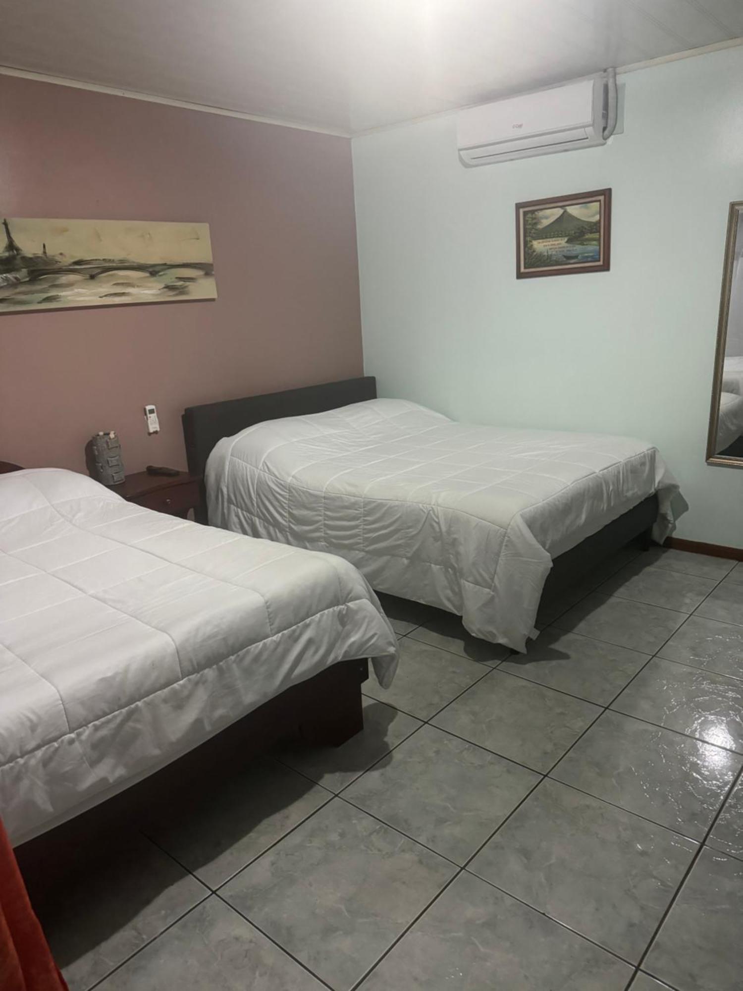 Hotel Vale's Chiles  Buitenkant foto