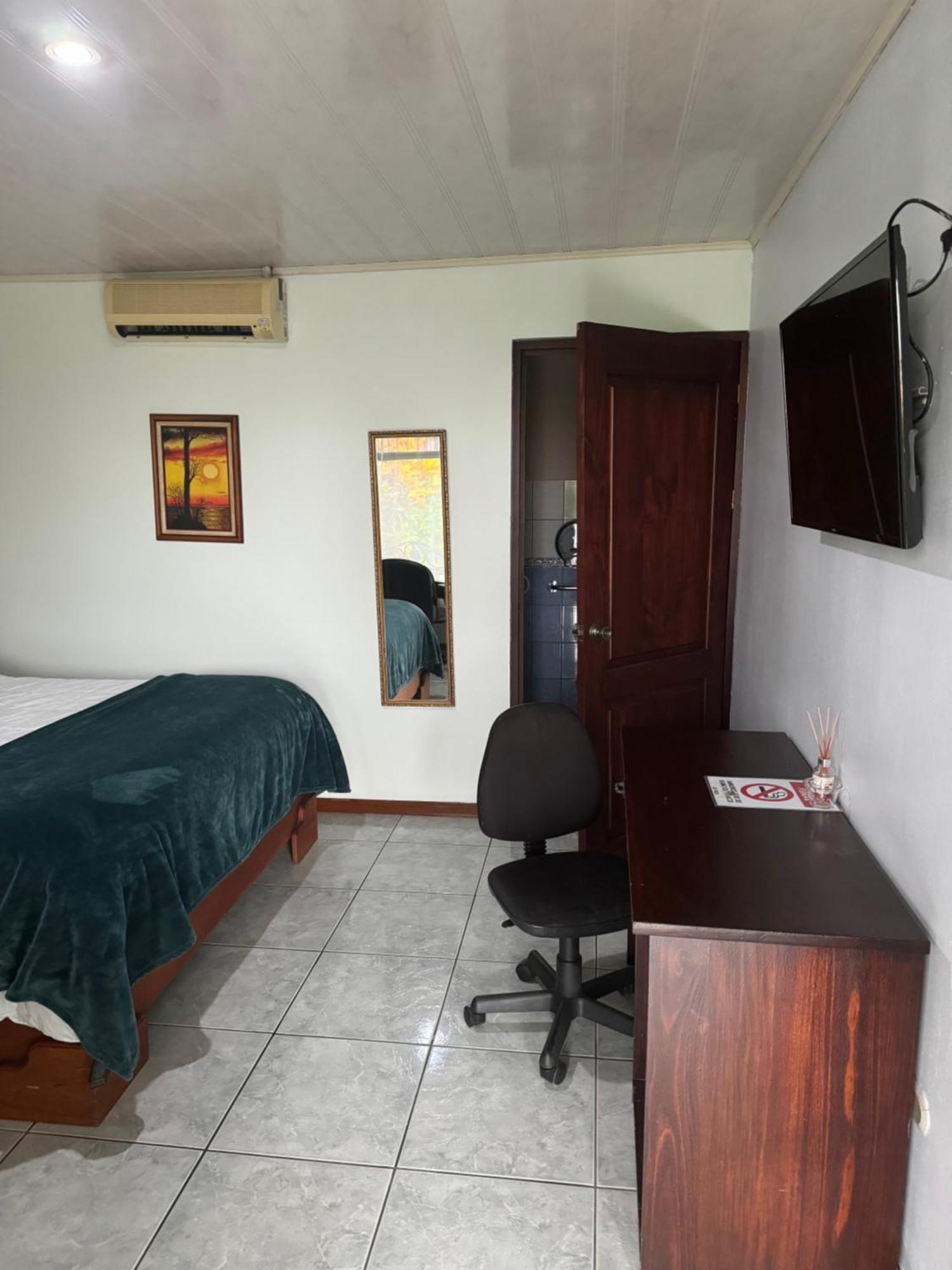 Hotel Vale's Chiles  Buitenkant foto