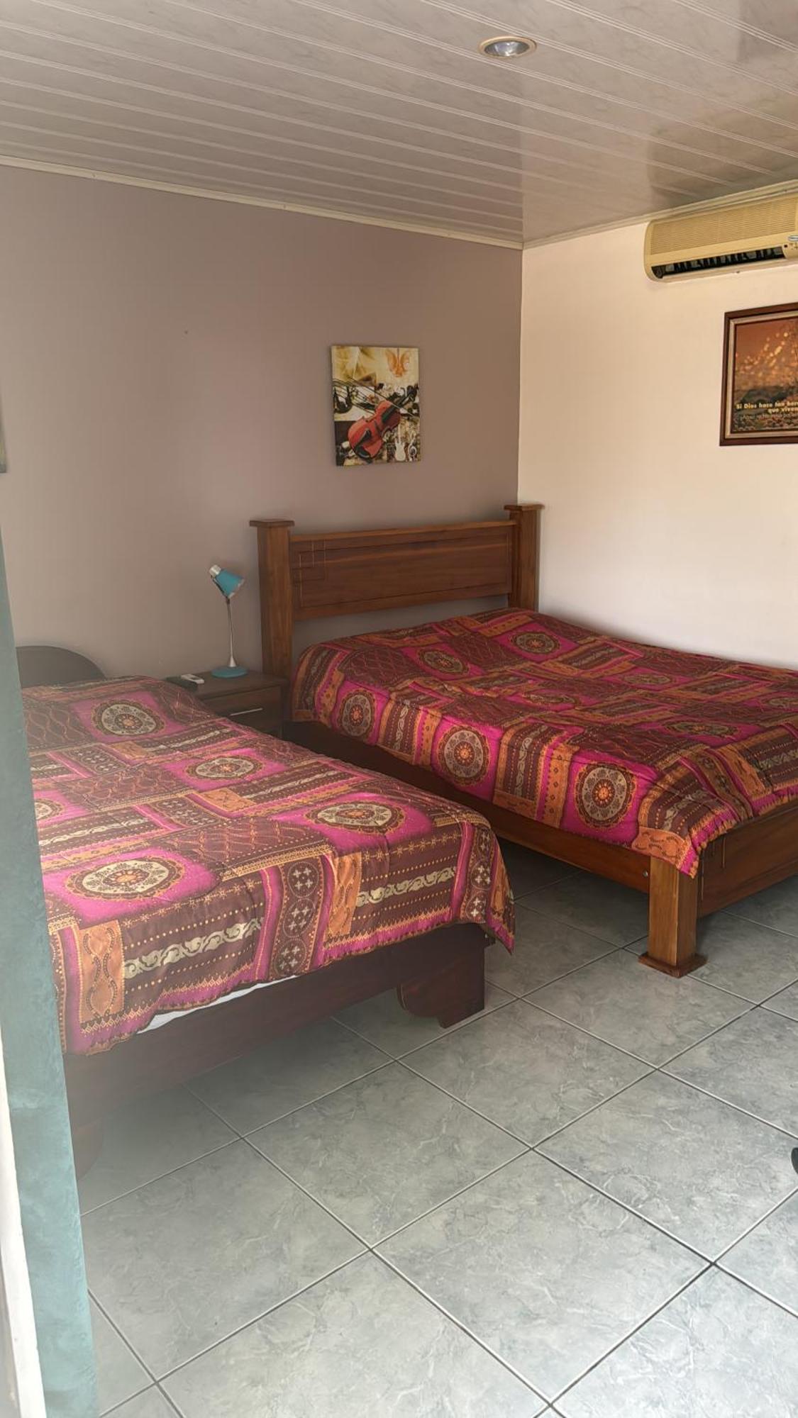 Hotel Vale's Chiles  Buitenkant foto